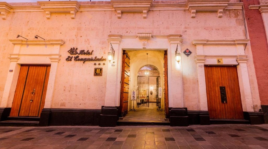 Hotel Los Tambos Colonial